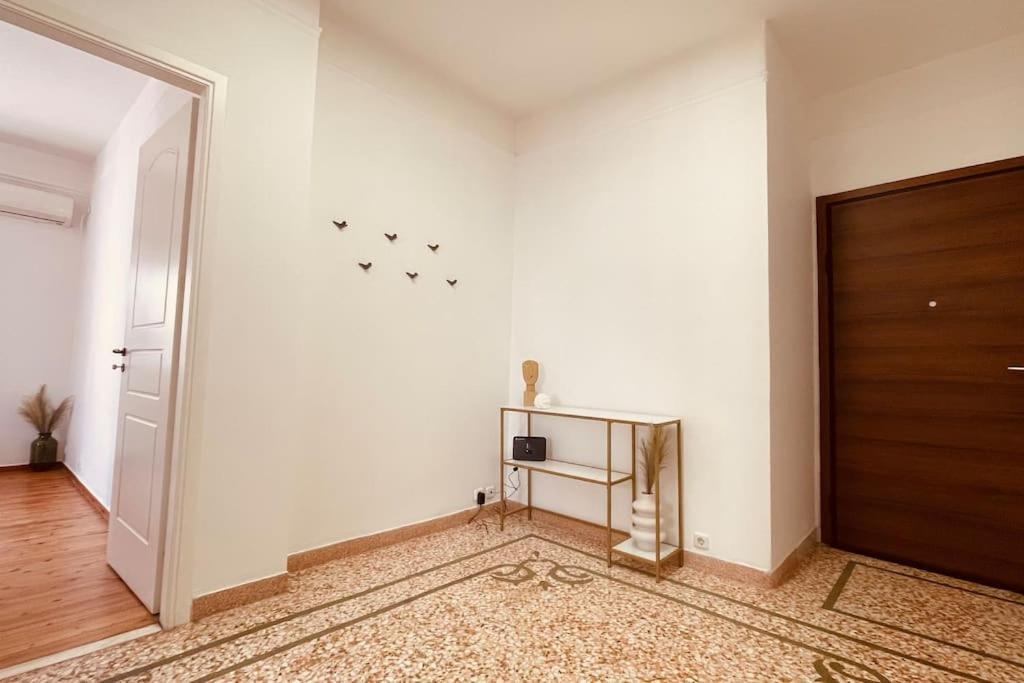 Daisy Apartment 15 Min To Acropolis 雅典 外观 照片