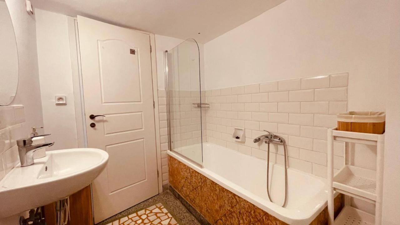 Daisy Apartment 15 Min To Acropolis 雅典 外观 照片